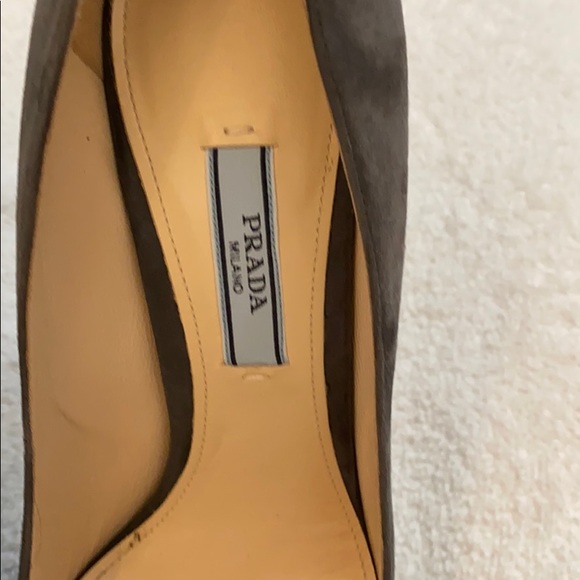 Prada Grey suede platform heels - Picture 4 of 4